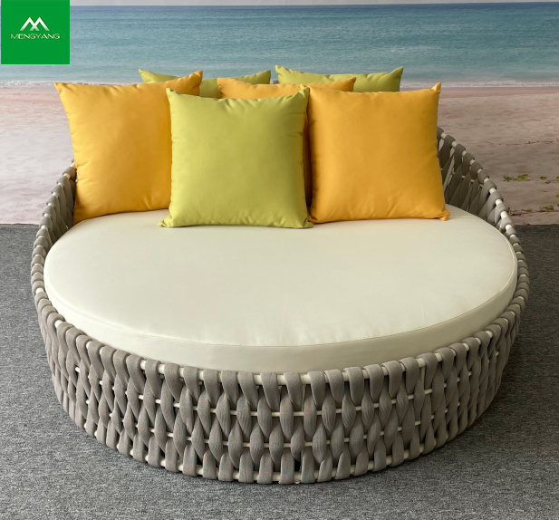 Large Round Comfortable Outdoor Sunbed with Canopy