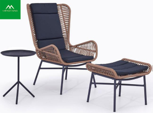 Comfortable Poolside Rattan Chaise Chair with Footrest