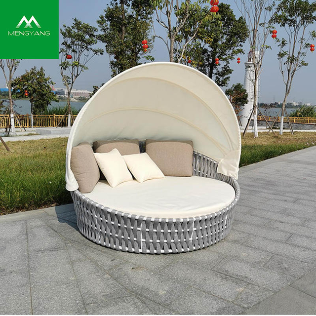 Large Round Comfortable Outdoor Sunbed with Canopy